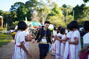 BIB: 2543
                            <button type="button" onclick="openModal(18981116)" class="btn btn-primary btn-sm float-right btn-popup" data-toggle="modal" data-target=".modal-high-quality">
                        <i class="fas fa-shopping-cart"></i> Add to Cart
                    </button>
                                            <button type="button" onclick="isThisMe(18981116, true)" class="btn btn-success btn-sm float-right btn-popup btn-isme hidden" data-toggle="tooltip" data-placement="bottom" title="นี่คือรูปของคุณใช่ไหม คลิกที่นี่เพื่อเอาเข้าอัลบั้ม">
                        <i class="fas fa-plus"></i> Add to album
                    </button>
                    <button type="button" onclick="isThisMe(18981116, false)" class="btn btn-warning btn-sm float-right btn-popup btn-isnotme hidden">
                        <i class="fas fa-ban"></i> Remove from album
                    </button>